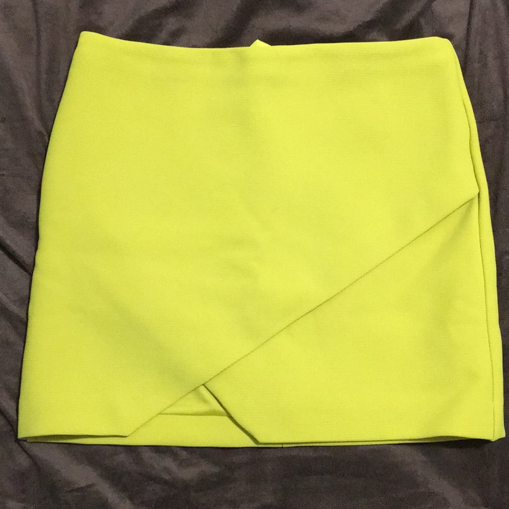 BNWT H&M mini skirt Chartreuse sz 6